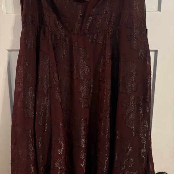 Torrid size 1 (XL) Insider Collection Burgundy Chiffon Handkerchief Hem Dress - Picture 5 of 12